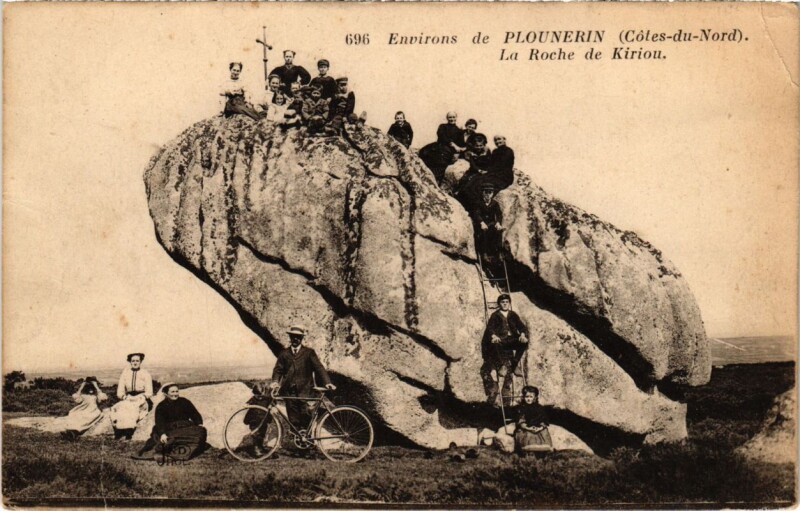 Carte postale ancienne Environs de Plunerin - La Roche de Kirion