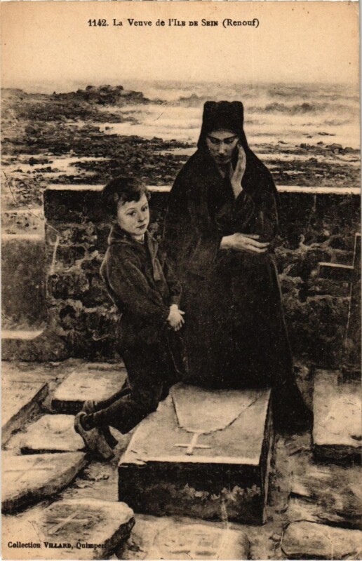 Carte postale ancienne Ile de Sein - La Veuve de l'Ile de Sein - Renouf à Île-de-Sein
