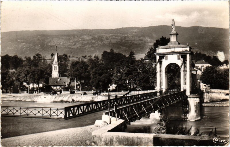 Carte postale ancienne Seyssel - Le Pont sur le Rhone à Seyssel