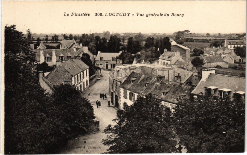 Carte postale ancienne Loctudy- vue generale du Bourg France à Loctudy
