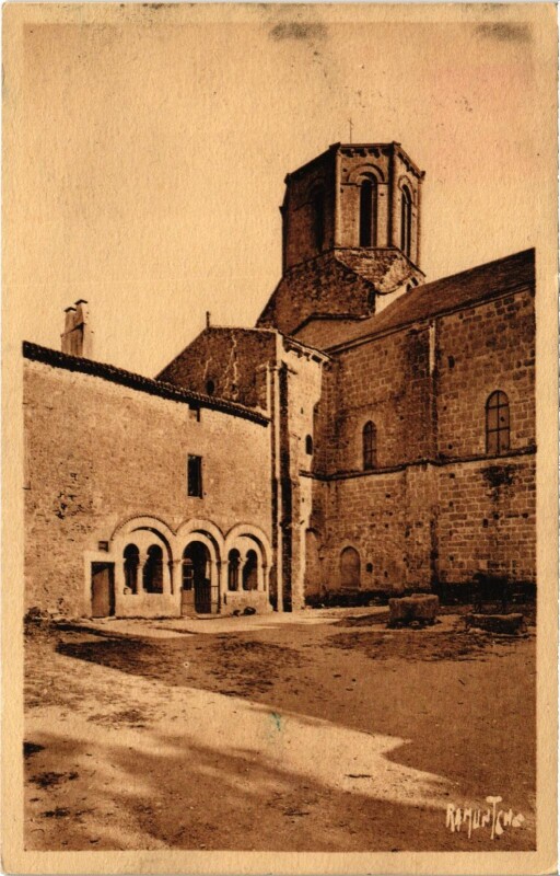 Carte postale ancienne Eglise et cloitre de Parthenay le Vieux à Parthenay
