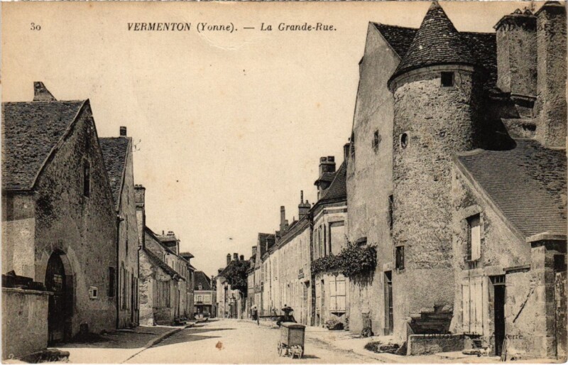Carte postale ancienne Vermenton - La Grande-Rue à Vermenton