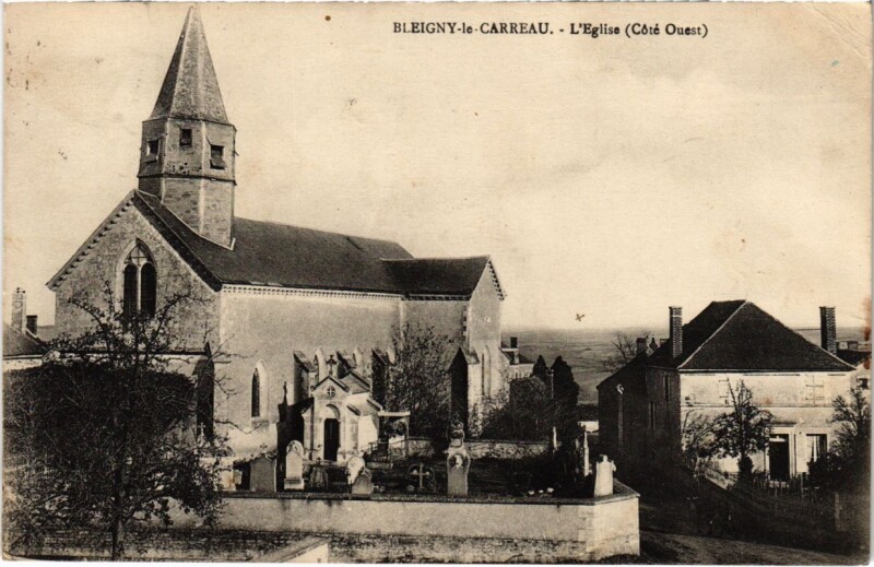 Carte postale ancienne Bleigny-le-Carreau - L'Eglise à Bleigny-le-Carreau