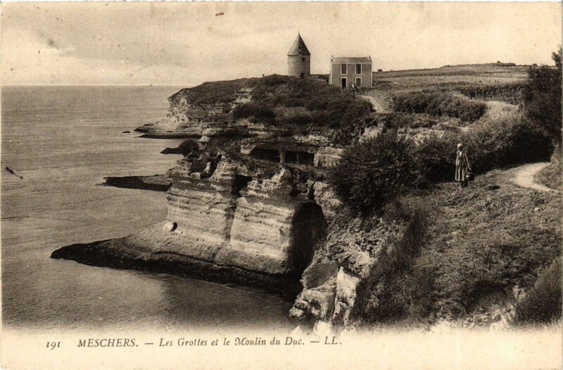 Carte postale ancienne Meschers - Les Grottes et le Moulin du Duc