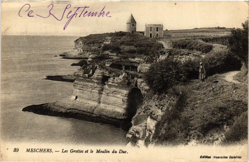 Carte postale ancienne Meschers - Les Grottes et le Moulin du Duc