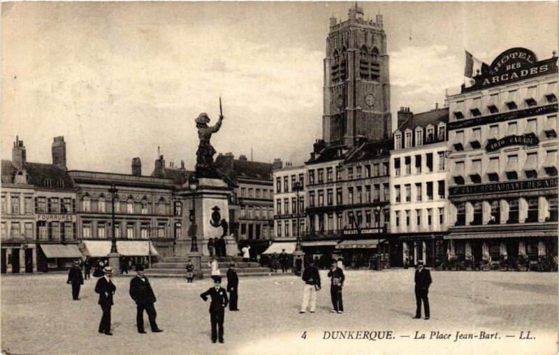 Carte postale ancienne Nord Dunkerque Place de Jean-Bart statue à Dunkerque