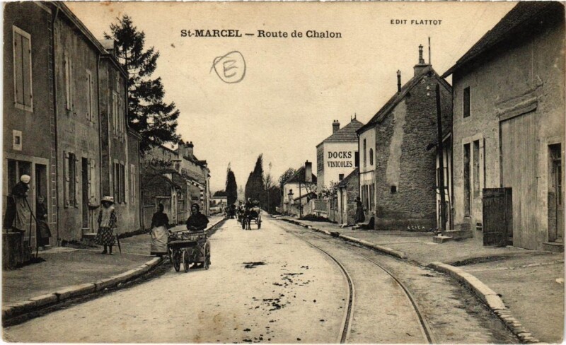 Carte postale ancienne Saint-Marcel Route de Chalon à Saint-Marcel