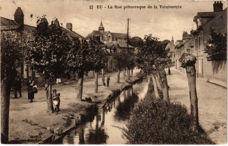 Carte postale ancienne Eu - La Rue Pitt. de la Teintureire à Eu