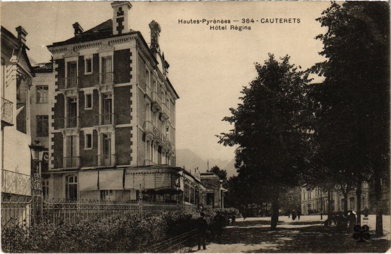 Carte postale ancienne Cauterets Hotel Regina à Cauterets