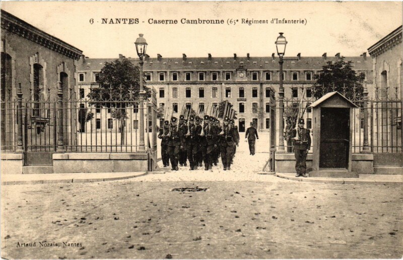 Carte postale ancienne Militaire - Nantes - Caserne Cambronne à Nantes