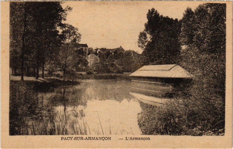 Carte postale ancienne Pacy-sur-Armancon - L'Armancon à Pacy-sur-Armançon