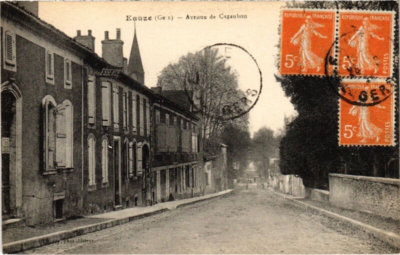 Carte postale ancienne Eauze - Avenue de Cazaubon à Eauze