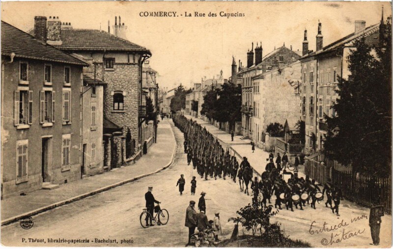 Carte postale ancienne Militaire Commercy - La Rue des Capucins à Commercy