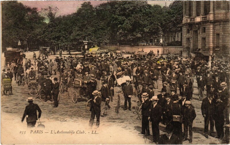 Carte postale ancienne Paris 8e automobile Club à Paris 8e