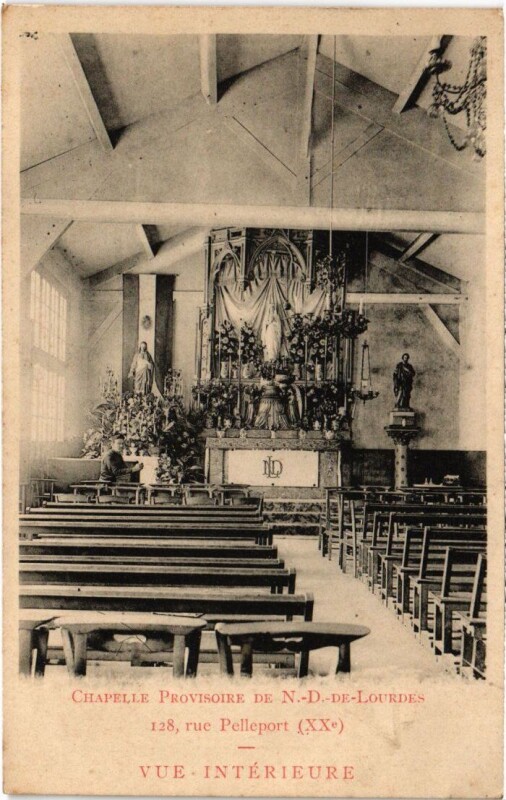 Carte postale ancienne Chapelle Provisoire de Notre-Dame-de-Lourdes - 128 rue Pelleport - Vue Intérieure à Paris 20e