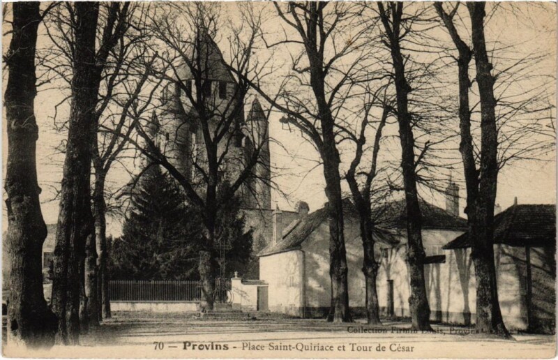 Carte postale ancienne Provins Place Saint-Quiriace et Tour Cesar à Provins