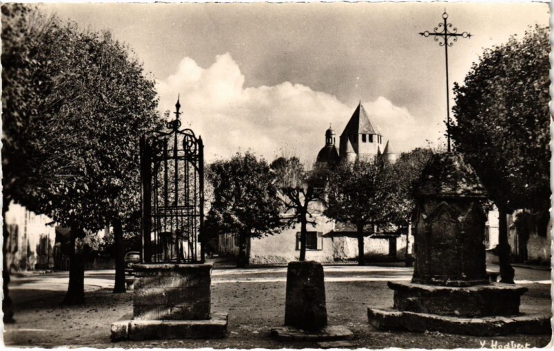 Carte postale ancienne Provins Place du Chatel à Provins