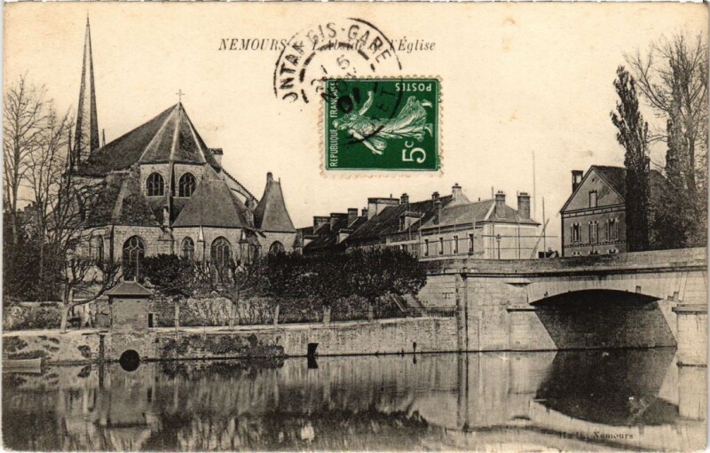Carte postale ancienne Nemours Abside de l'Eglise à Nemours