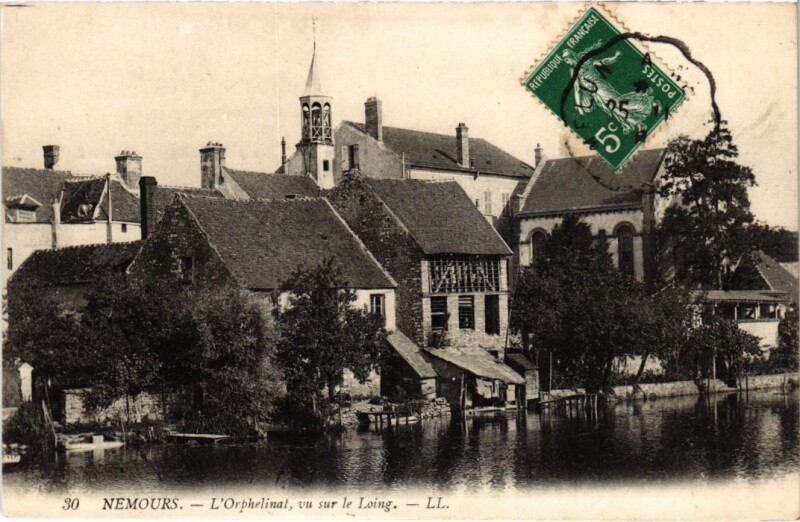 Carte postale ancienne Nemours L'Orphelinat à Nemours