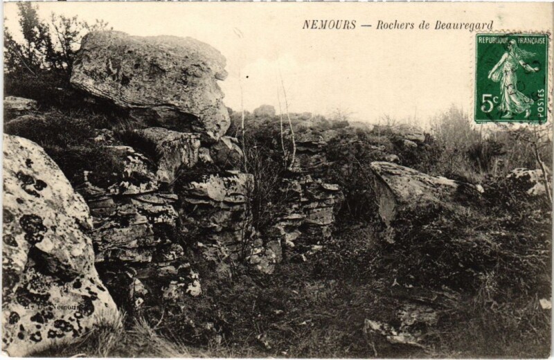 Carte postale ancienne Nemours Rochers de Beauregard à Nemours