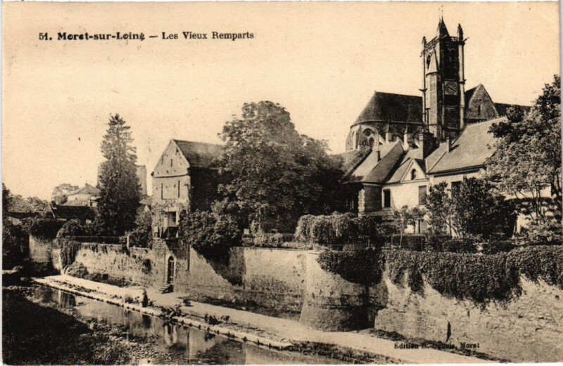 Carte postale ancienne Moret sur Loing Les Vieux Remparts