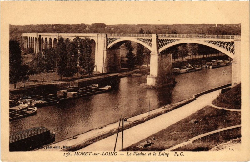 Carte postale ancienne Moret sur Loing Le Viaduc et le Loing