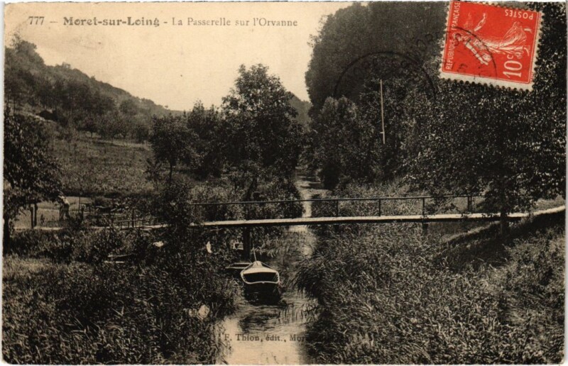 Carte postale ancienne Moret sur Loing La Passerelle sur l'Orvanne