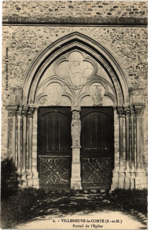 Carte postale ancienne Villeneuve-le-Comte Portail de l'Eglise à Villeneuve-le-Comte