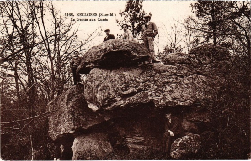 Carte postale ancienne Recloses La Grotte aux Cures à Recloses