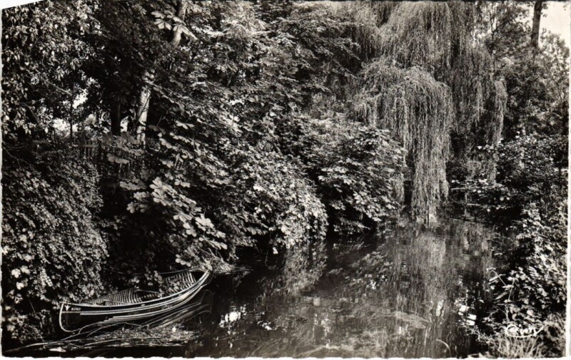 Carte postale ancienne Saint-Cyr-sur-Morin Les Bords du Petit Morin à Saint-Cyr-sur-Morin