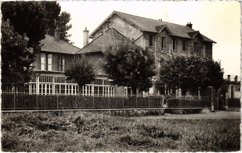 Carte postale ancienne Montevrain Comite d'Entrepise de la R.A.T.P. - Centre de Vacances