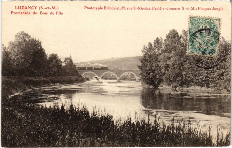 Carte postale ancienne Luzancy Promenade du Bois de l'Ile à Luzancy