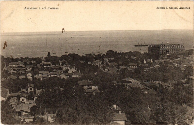 Carte postale ancienne Gironde Arcachon a vol d'oiseau à Arcachon