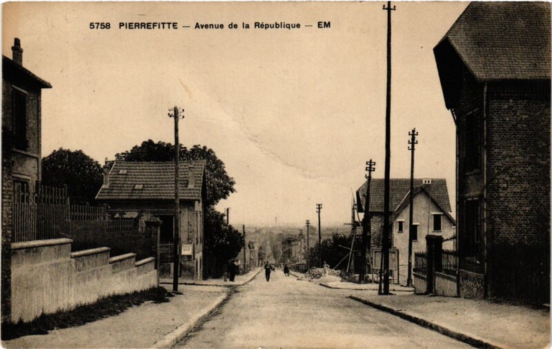 Carte postale ancienne Pierrefitte Avenue de la République