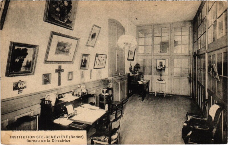 Carte postale ancienne Institution Sainte-Genevieve - Bureau de la Directrice