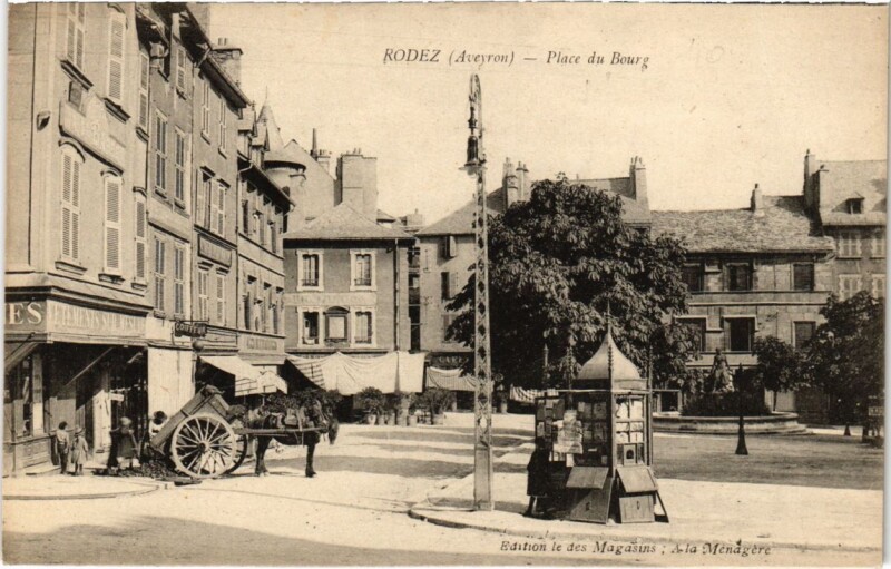 Carte postale ancienne Rodez - Place du Bourg à Rodez