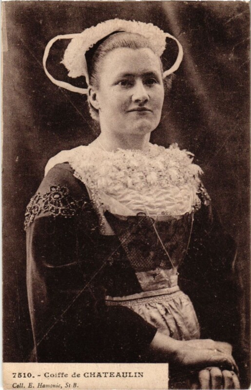 Carte postale ancienne Chateaulin - Coiffe de Chateaulin - Folklore à Châteaulin