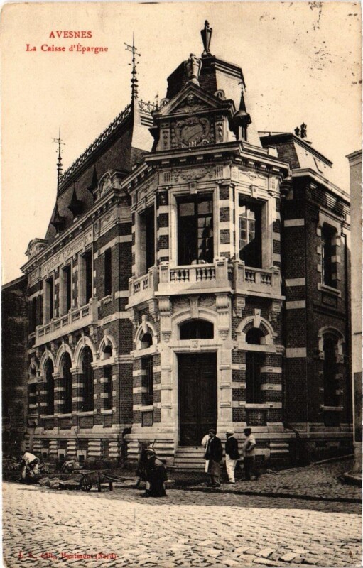 Carte postale ancienne Avesnes - La Caisse d'Epargne