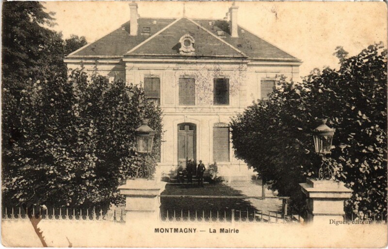 Carte postale ancienne Montmagny - La Mairie à Montmagny