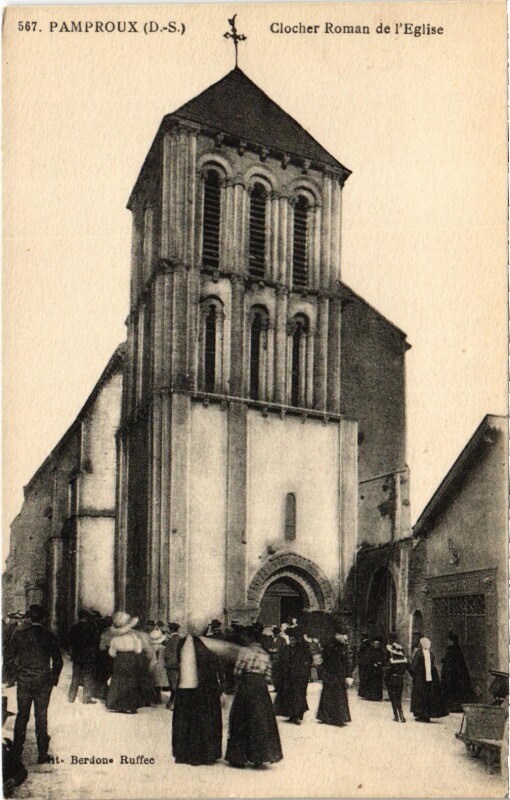Carte postale ancienne Pamproux - Clocher Roman de l'Eglise à Pamproux