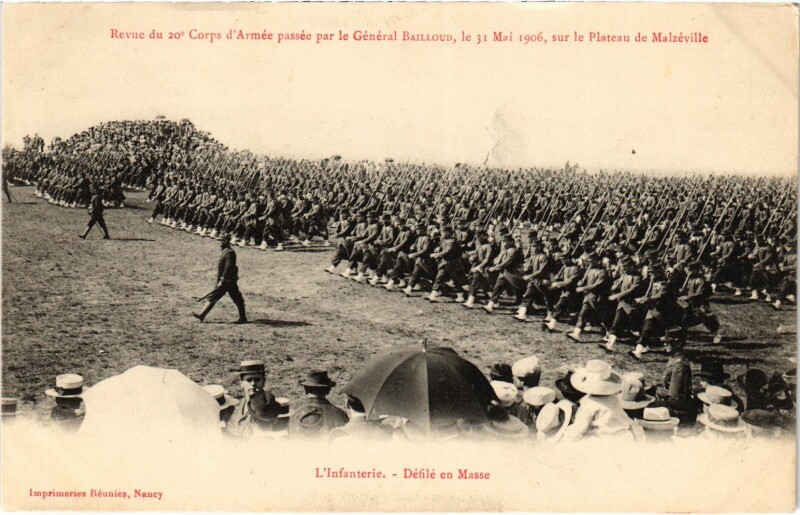 Carte postale ancienne Militaire Nancy - Revue du 20e Corps d'Armée passée par à Nancy