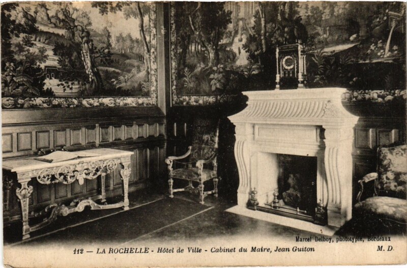 Carte postale ancienne La Rochelle - Hotel de Ville - Cabinet du Maire Jean Guiton à La Rochelle