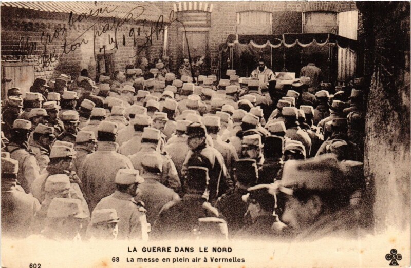 Carte postale ancienne La Guerre dans le Nord - La messe en plein air a Vermelles à Vermelles