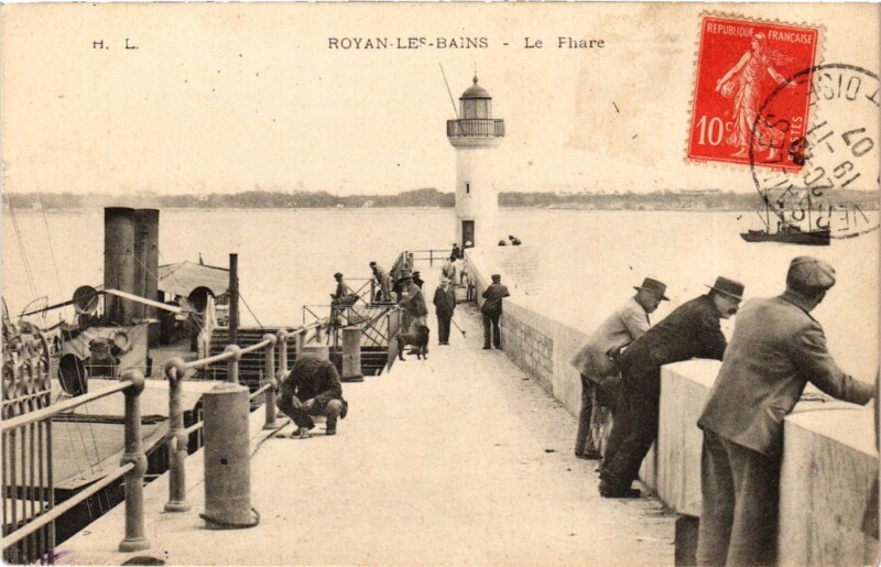 Carte postale ancienne Royan-les-Bains - Le Phare à Royan