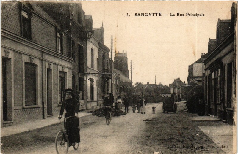 Carte postale ancienne Sangatte - La Rue Principale à Sangatte