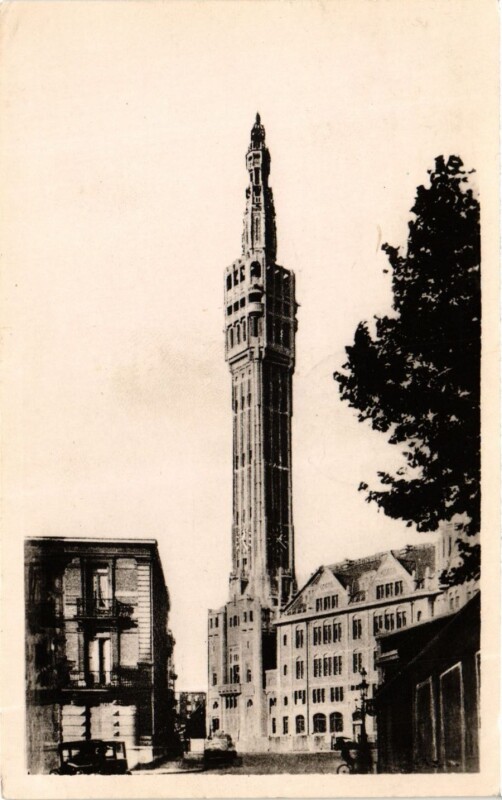Carte postale ancienne Nord Lille L'Hotel de Ville Le Beffroi à Lille