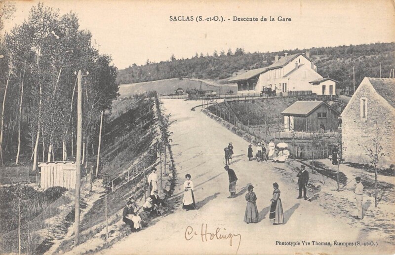 Carte postale ancienne Saclas Descente De La Gare à Saclas