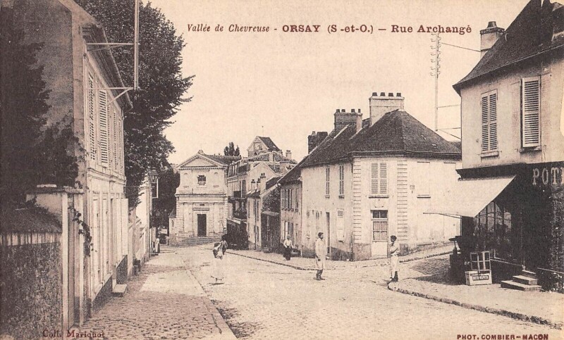 Carte postale ancienne Orsay Rue Archange à Orsay