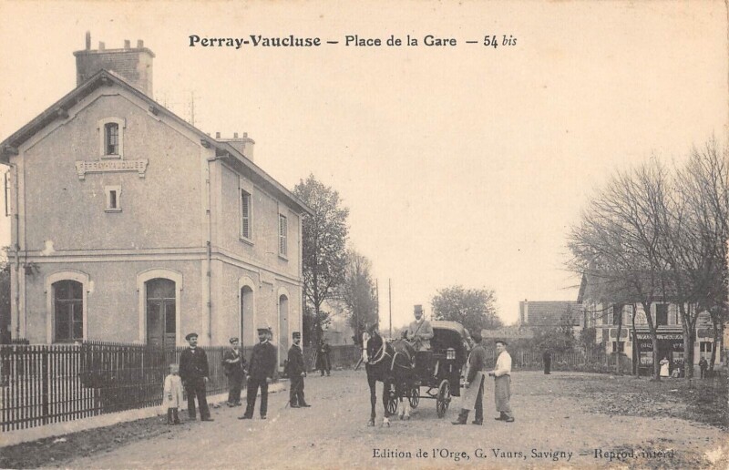 Carte postale ancienne Perray Vaucluse Place De La Gare