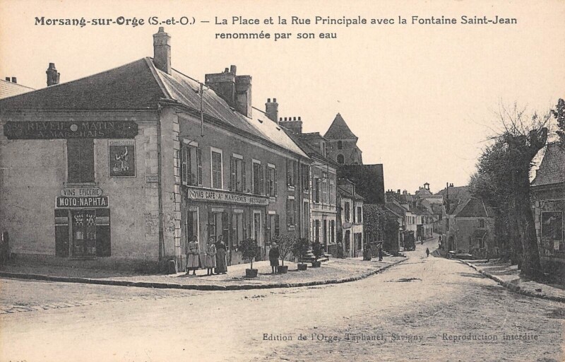 Carte postale ancienne Morsang Sur Orge La Place Et Rue Principale à Morsang-sur-Orge